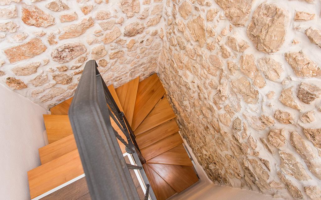 Apartment & Room Antonio Vrbnik Buitenkant foto