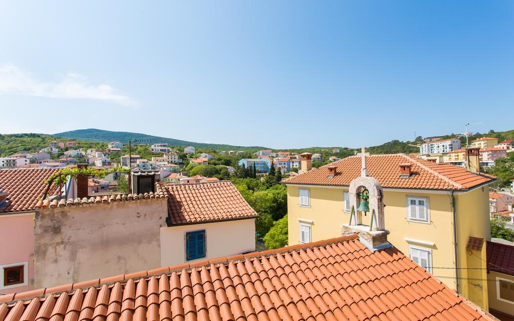 Apartment & Room Antonio Vrbnik Buitenkant foto